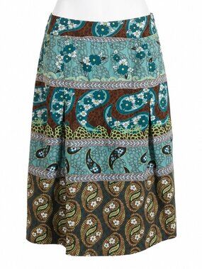 Size 8 paisley skirt. Casual skirt with side zipper.  Boho summer skirt.